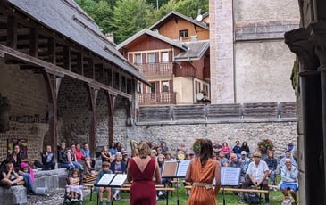 Déambulation musicale à l'Abbaye d'Abondance par le Duo Alma