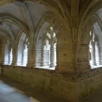 Petit cloître gothique flamboyant de l'ancienne Chartreuse du Reposoir
