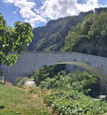 Sur le Pont de Cluses on y danse…