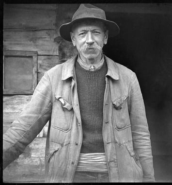 Avec Jean-Luc Joseph, auteur de l'ouvrage "Le Val d'Arly de Michel Delalonde – 1950-1962"