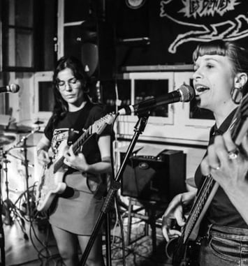 Les Blattes + Betty Rizo